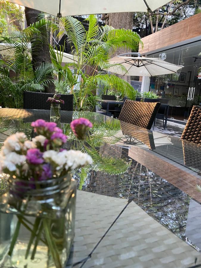 Hotel Ketan Пюн Екстериор снимка