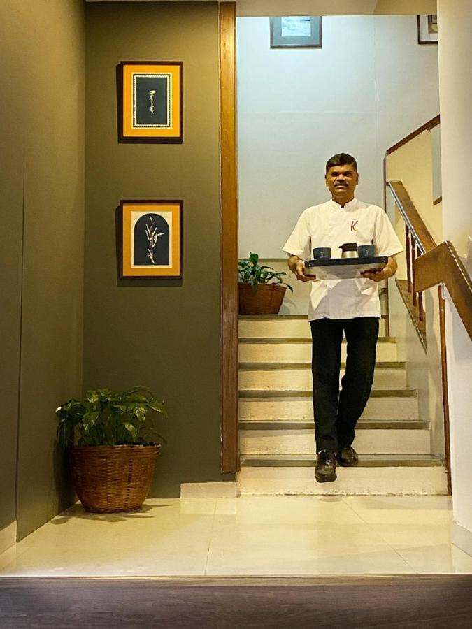 Hotel Ketan Пюн Екстериор снимка