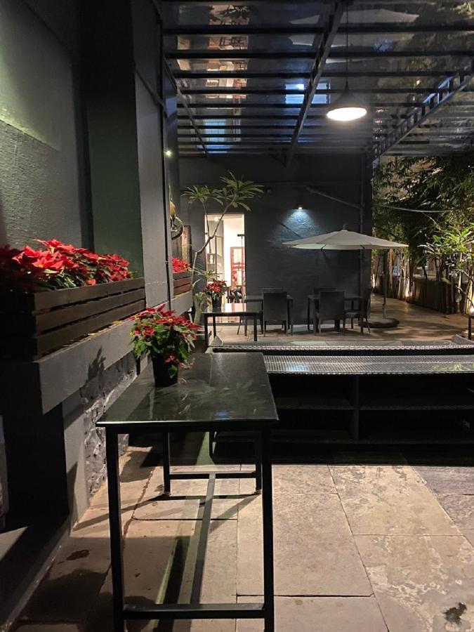 Hotel Ketan Пюн Екстериор снимка