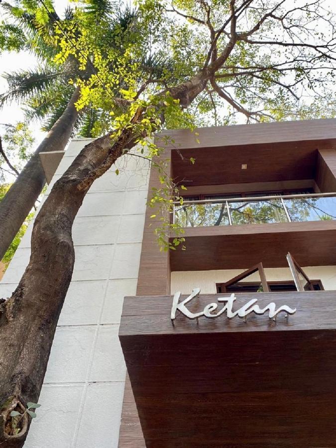 Hotel Ketan Пюн Екстериор снимка
