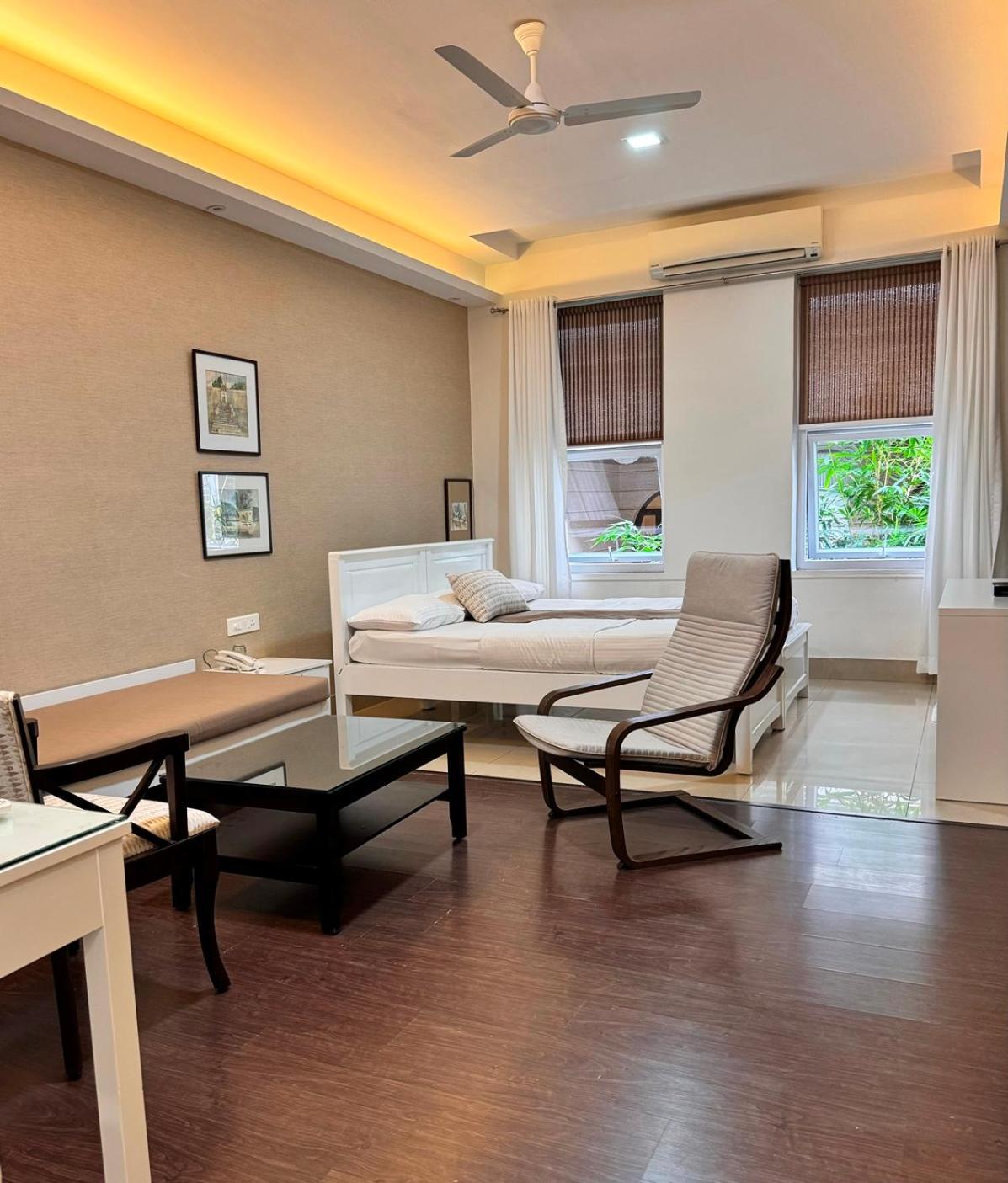 Hotel Ketan Пюн Екстериор снимка