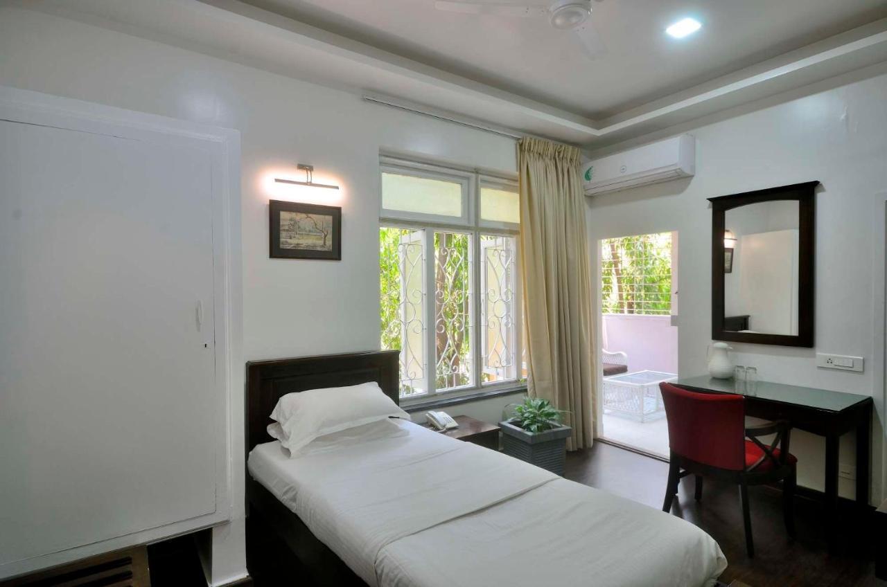 Hotel Ketan Пюн Екстериор снимка